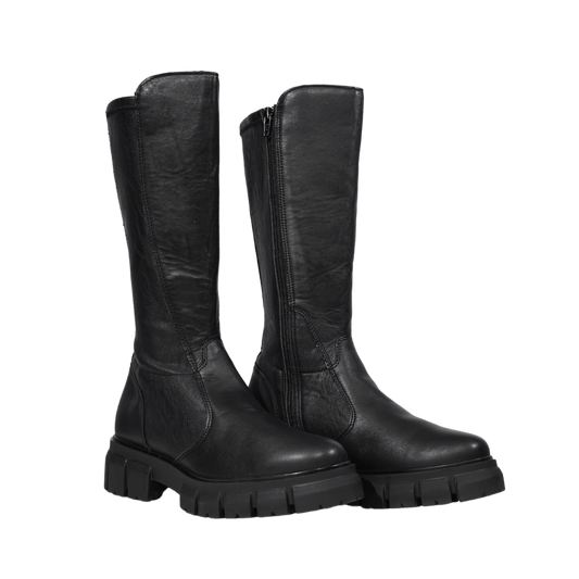 Elegant black leather high boots made in Italy, featuring thick soles for optimal comfort and durability.